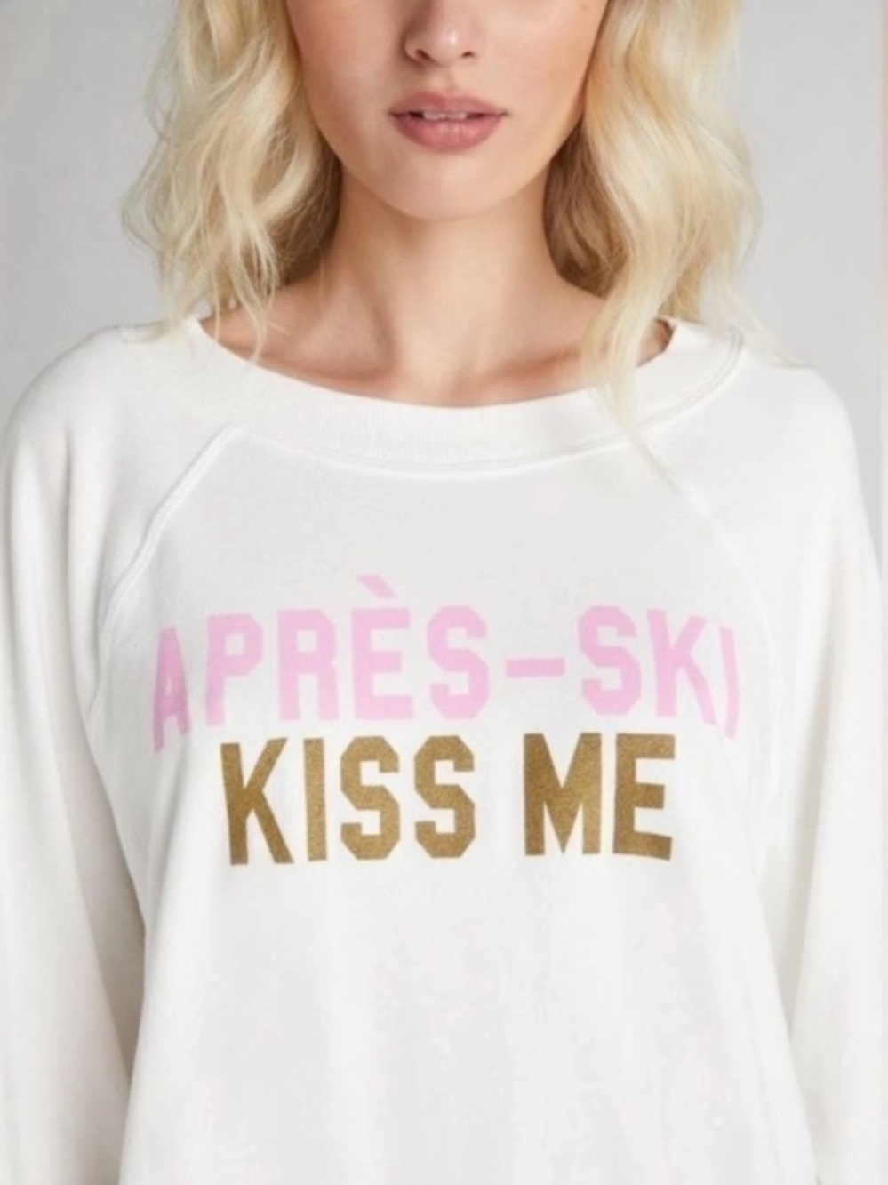 Wildfox Apres-Ski Kiss Me Raglan Sleeve Crewneck Terry Crewneck Sweatshirt  M